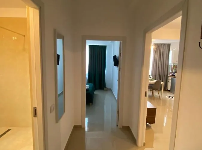 Royal Reed Διαμέρισμα *