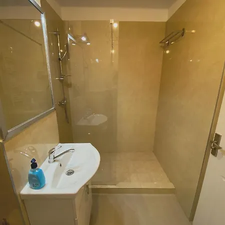 Royal Reed Apartment